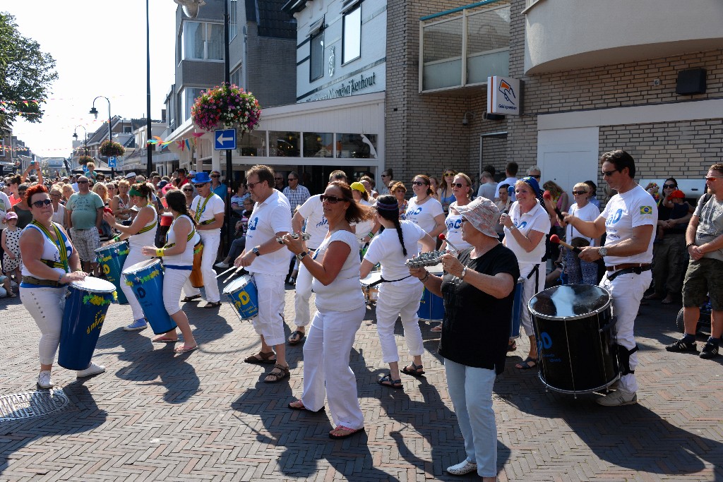 ../Images/Zomercarnaval Noordwijkerhout 025.jpg